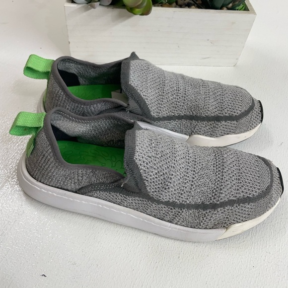 Sanuk Gray and Green Women's Slip-On Shoes - Picture 1 of 5